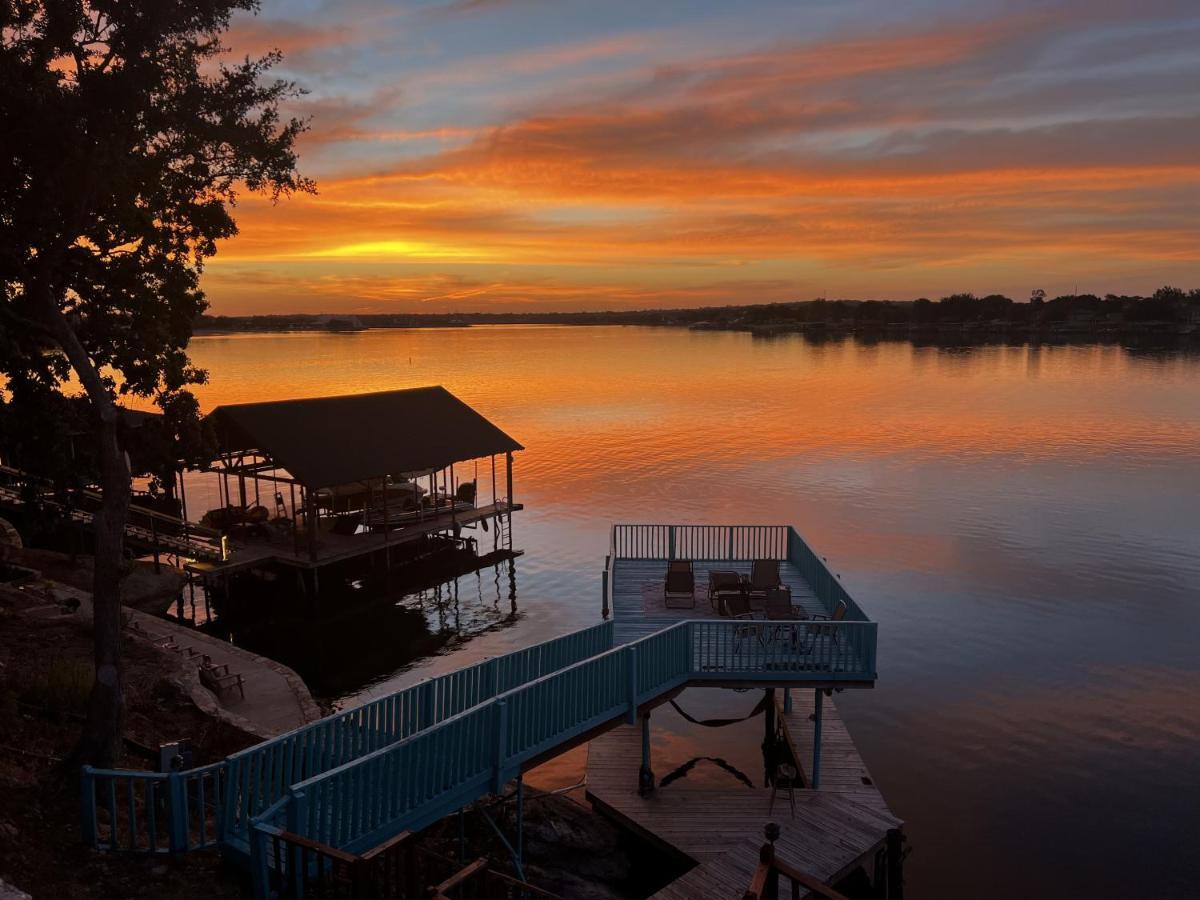 Blue Heron Bed And Breakfast On Lake Granbury Exterior photo